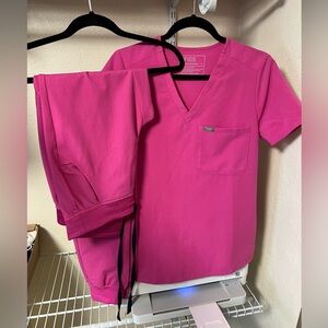 Figs scrub set, barbie pink, Catarina top S, Zamora Bottom XS tall